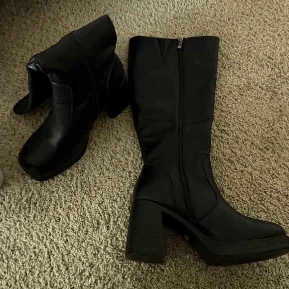 Black Platform Boots - Picture 1 of 10